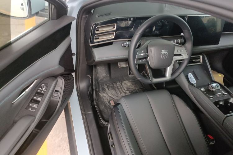 Used BYD Qin L 2025 DM-i Smart Drive 80KM Superior Model
