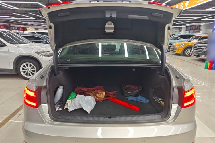 Used Audi A4L 2018 30th Anniversary Edition 40 TFSI Fashion Model
