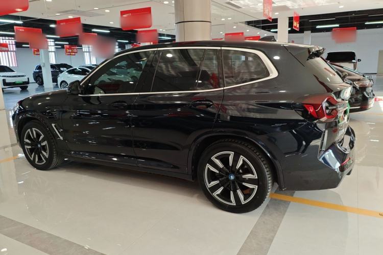 Used BMW iX3 2022 Updated Leading Version
