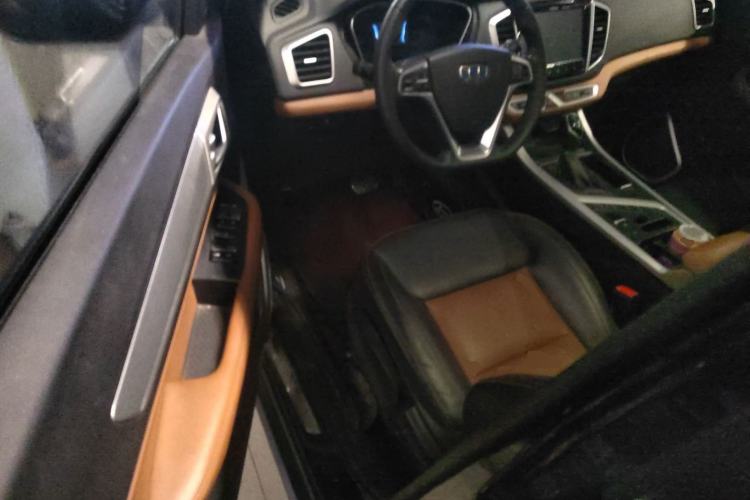 Used Geely Auto Vision X6 2019 1.4T CVT 4G Connected Luxury Version China VI Standard
