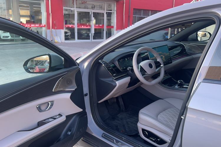 Used BYD Han 2025 DM-i Intelligent Driving Edition 125KM LiDAR Flagship Model
