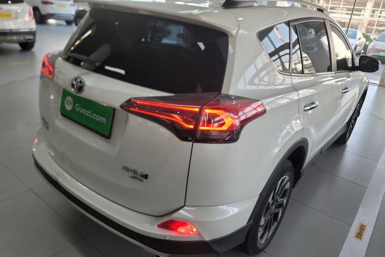 Used Toyota RAV4 2016 2.5L Automatic 4x4 Elite Edition
