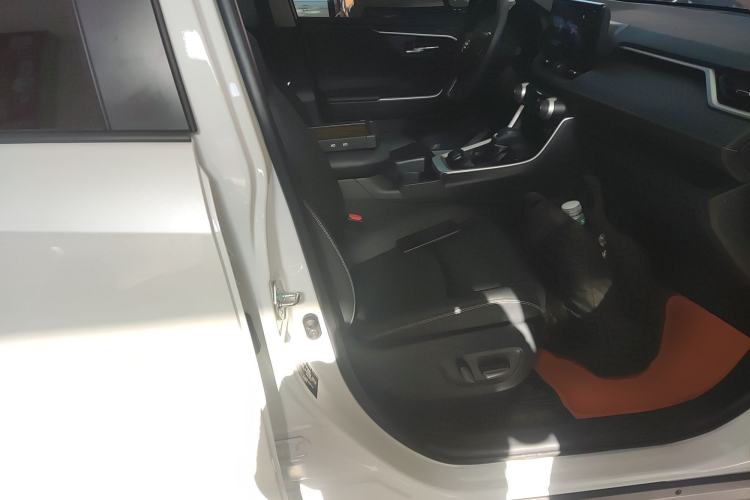 Used Toyota RAV4 2023 2.0L CVT Two-Wheel Drive Fashion Plus Edition
