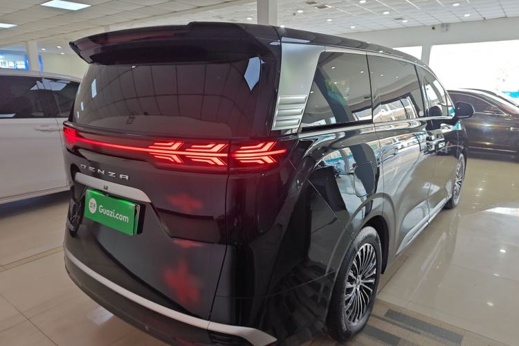 Used Denza D9 2022 DM-i 1040 Prestige Model