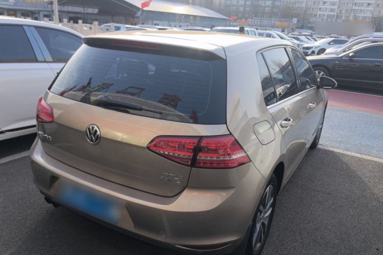 Used Volkswagen Golf 2016 230TSI Automatic Luxury Version
