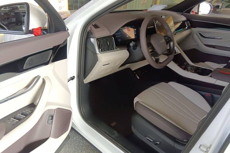 Used BYD Song PLUS New Energy 2025 DM-i Intelligent Driving 112KM Prestige Model
