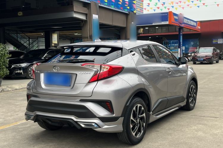 Used Toyota IZOA 2018 2.0L Yichi Version China VI Standard
