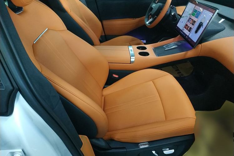 Used  YU7 2025 Ultra-Long Range High-Performance All-Wheel-Drive Max Edition