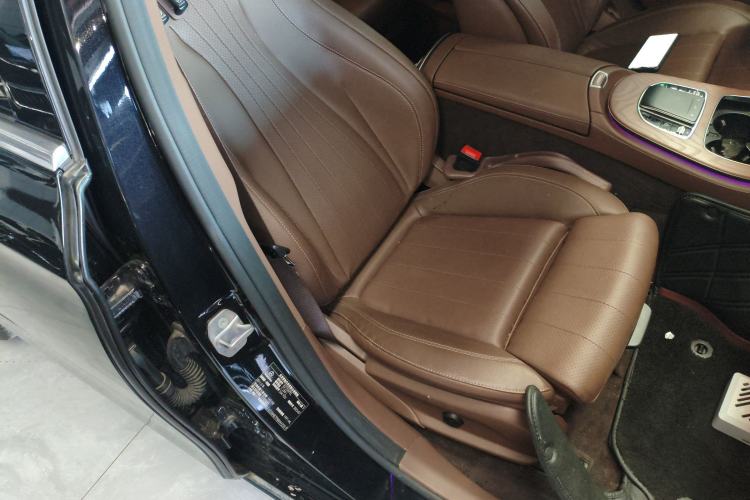 Used Mercedes-Benz E-Class 2023 Facelift E 260 L
