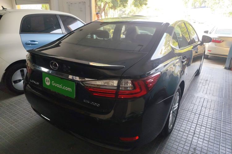 Used Lexus ES 2016 200 Midnight Special Limited Edition
