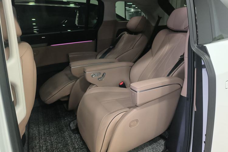 Used XPeng X9 2024 702 Ultra-Long Range Max
