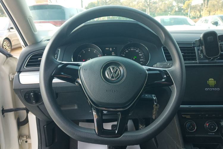 Used Volkswagen Lamando 2017 230TSI DSG Fashion Edition
