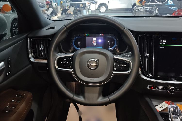 Used Volvo S60 2024 B4 Zhiyuan Luxury Edition
