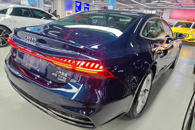 Used Audi A7L 2024 45TFSI quattro S-line Visionary Edition Flow Crystal Package
