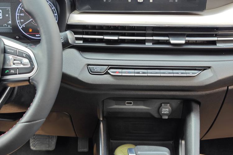 Used Geely Auto Vision X3 2021 PRO 1.5L CVT Deluxe Model
