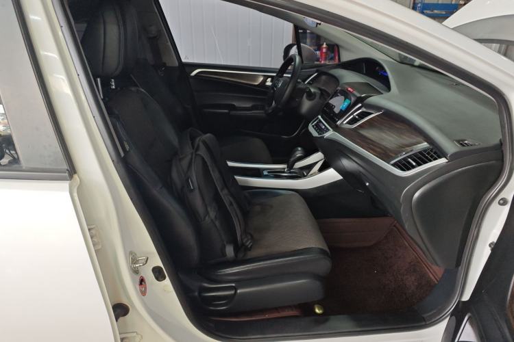 Used Honda Jade 2017 1.8L automatic Comfort version 5 seats
