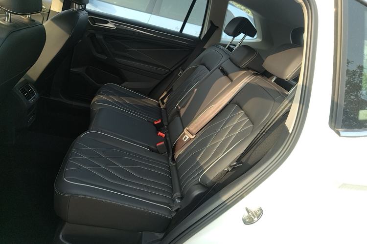 Used Volkswagen Tiguan L 2024 Outstanding Model 330TSI Automatic Two-Wheel Drive R-Line Dragon Glory Edition
