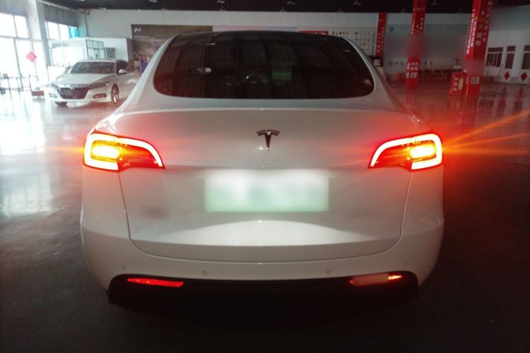 Used Tesla Model Y 2021 Long-Range All-Wheel-Drive Version
