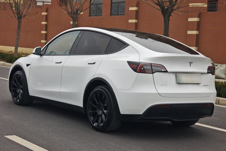 Used Tesla Model Y 2023 Long-Range All-Wheel-Drive Version