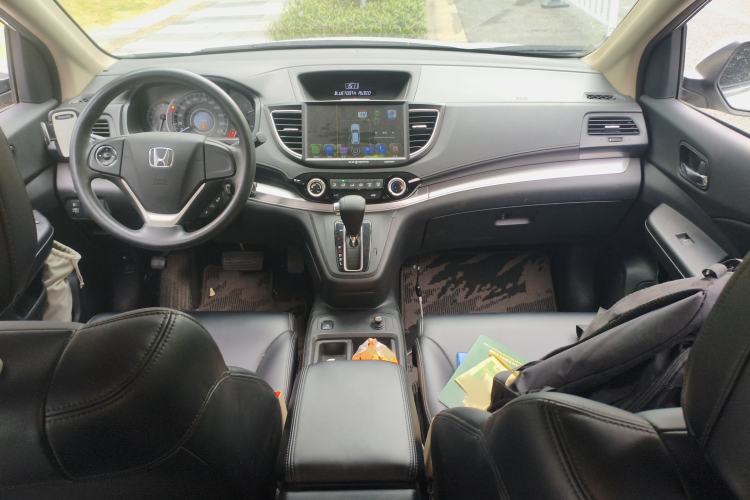 Used Honda CR-V 2015 2.0L two-wheel drive urban version
