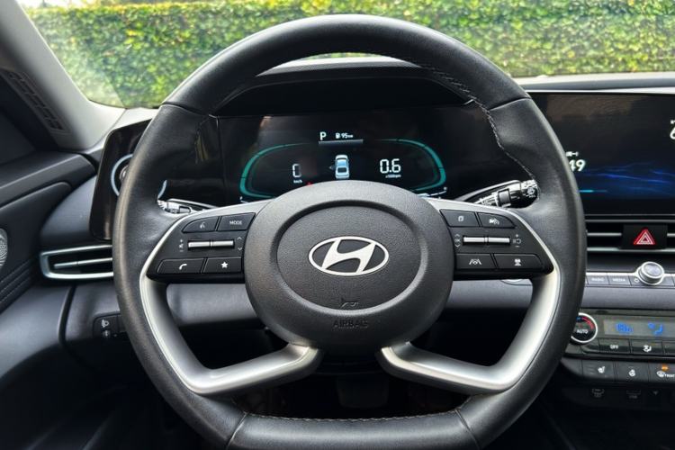 Used Hyundai Elantra 2023 1.5L CVT LUX Prestige Edition