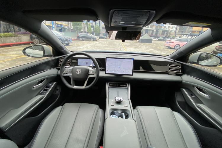 Used BYD Qin L 2025 DM-i Smart Drive 80KM Leading Model
