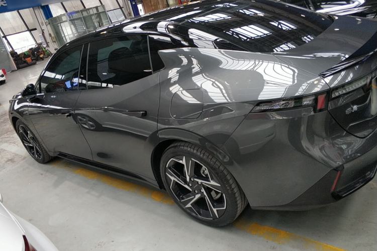 Used Lynk & Co 07 2024 EM-P 126 Long-Range Halo
