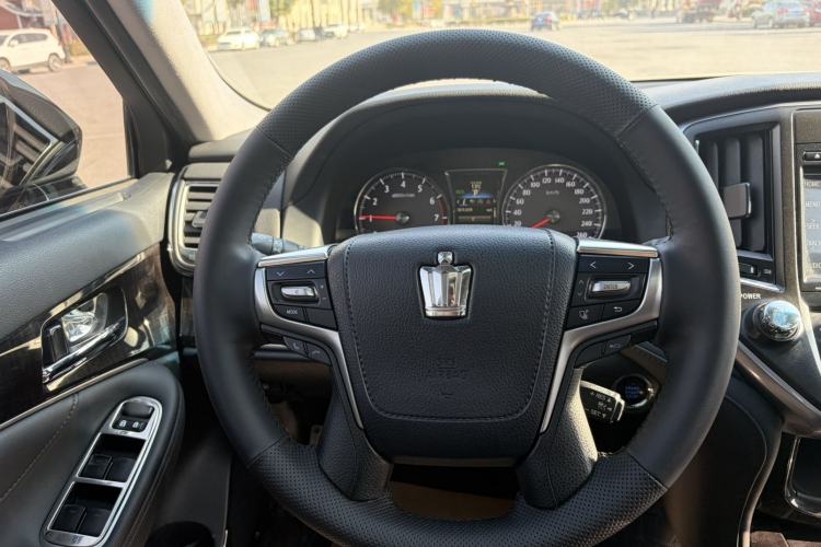 Used Toyota Crown 2015 2.0T Fashion Edition
