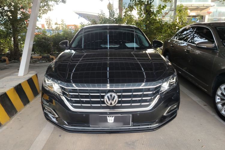 Used Volkswagen Passat 2019 330TSI Luxury Edition China VI Standard
