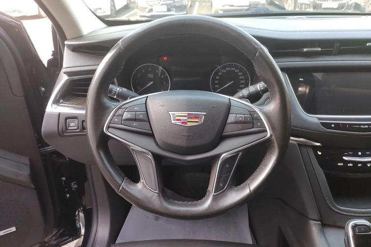 Used Cadillac XT5 2018 25T Luxury Model
