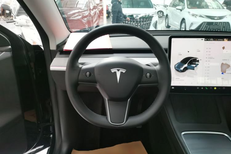 Used Tesla Model Y 2023 Rear-Wheel-Drive Version
