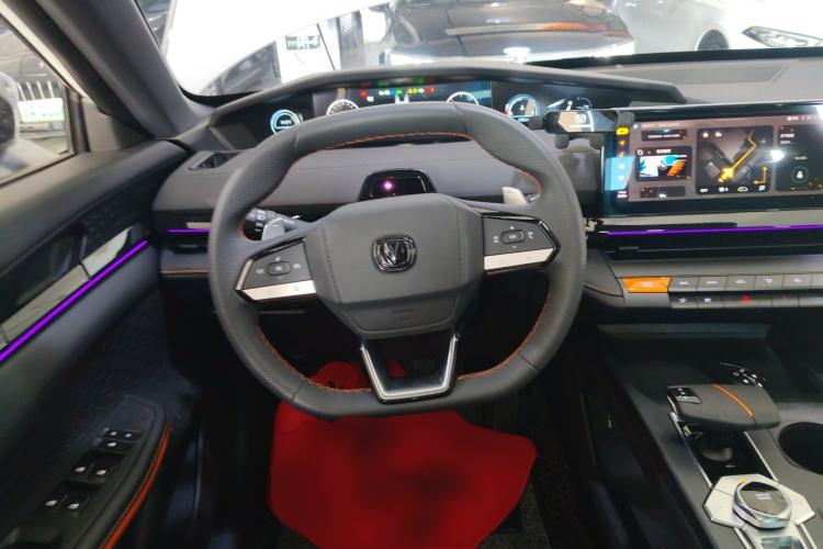 Used Changan UNI-V 2024 1.5T High-Energy Version
