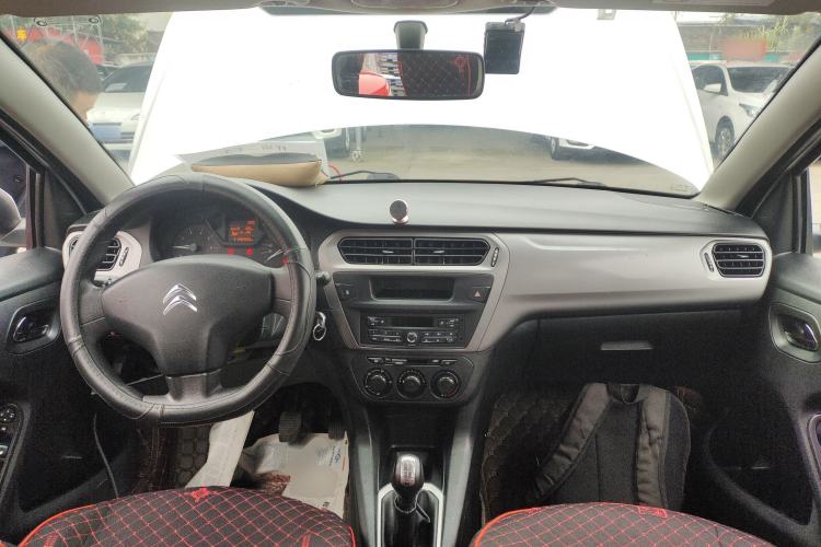 Used Citroen Elysee 2015 Zhishang Edition 1.6L Manual Fashion Model