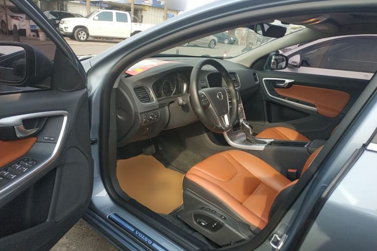 Used Volvo S60 2018 S60L T3 Smart Progress Edition
