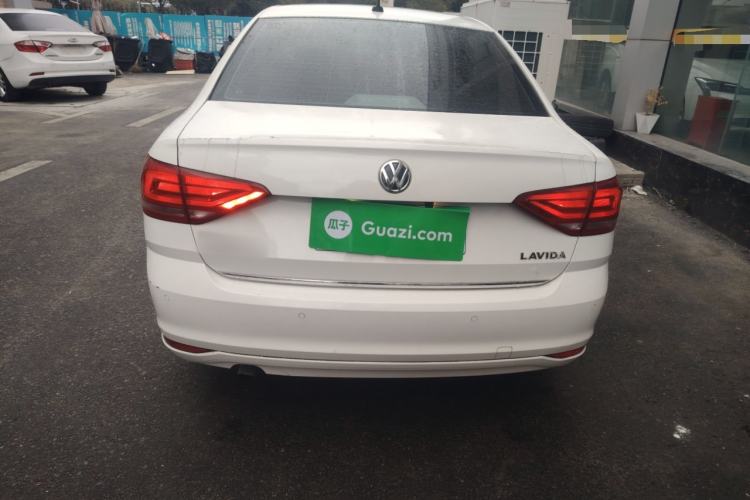 Used Volkswagen Lavida 2015 1.6L Automatic Comfort Edition
