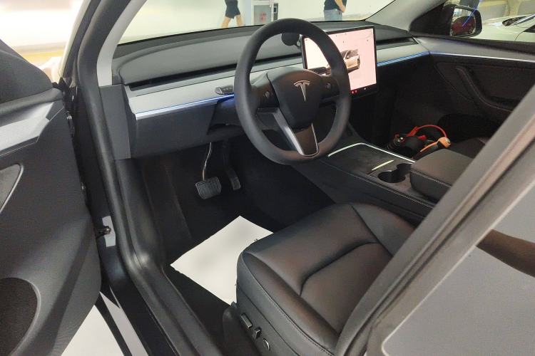 Used Tesla Model Y 2024 Rear-Wheel-Drive Version
