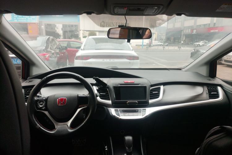 Used Honda Jade 2013 1.8L automatic Comfort version 5 seats