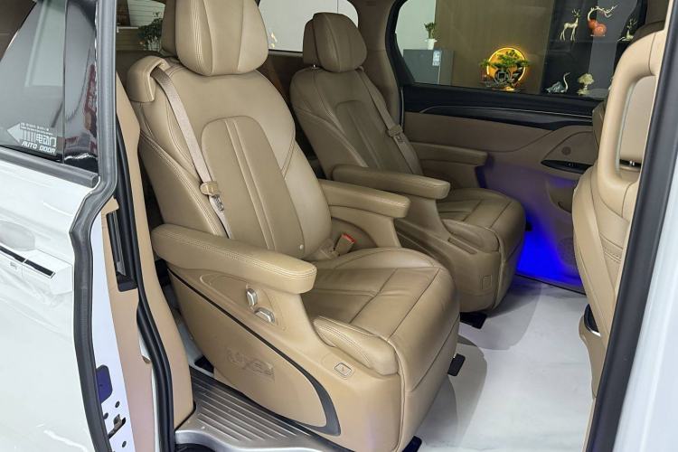 Used Buick GL8 2021 ES Landtrek 653T Luxury Model
