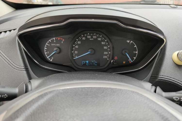 Used Ford Escort 2015 1.5L Automatic Fashion Model
