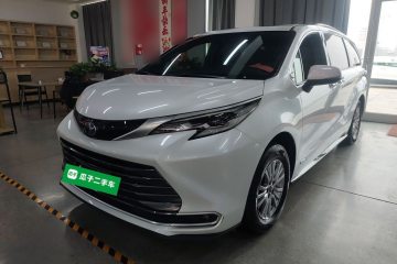 Used Toyota Sienna 2021 2.5L Hybrid Premium Edition