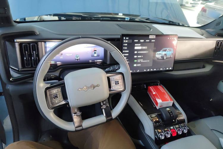 Used  Leopard 5 2023 Explore Edition
