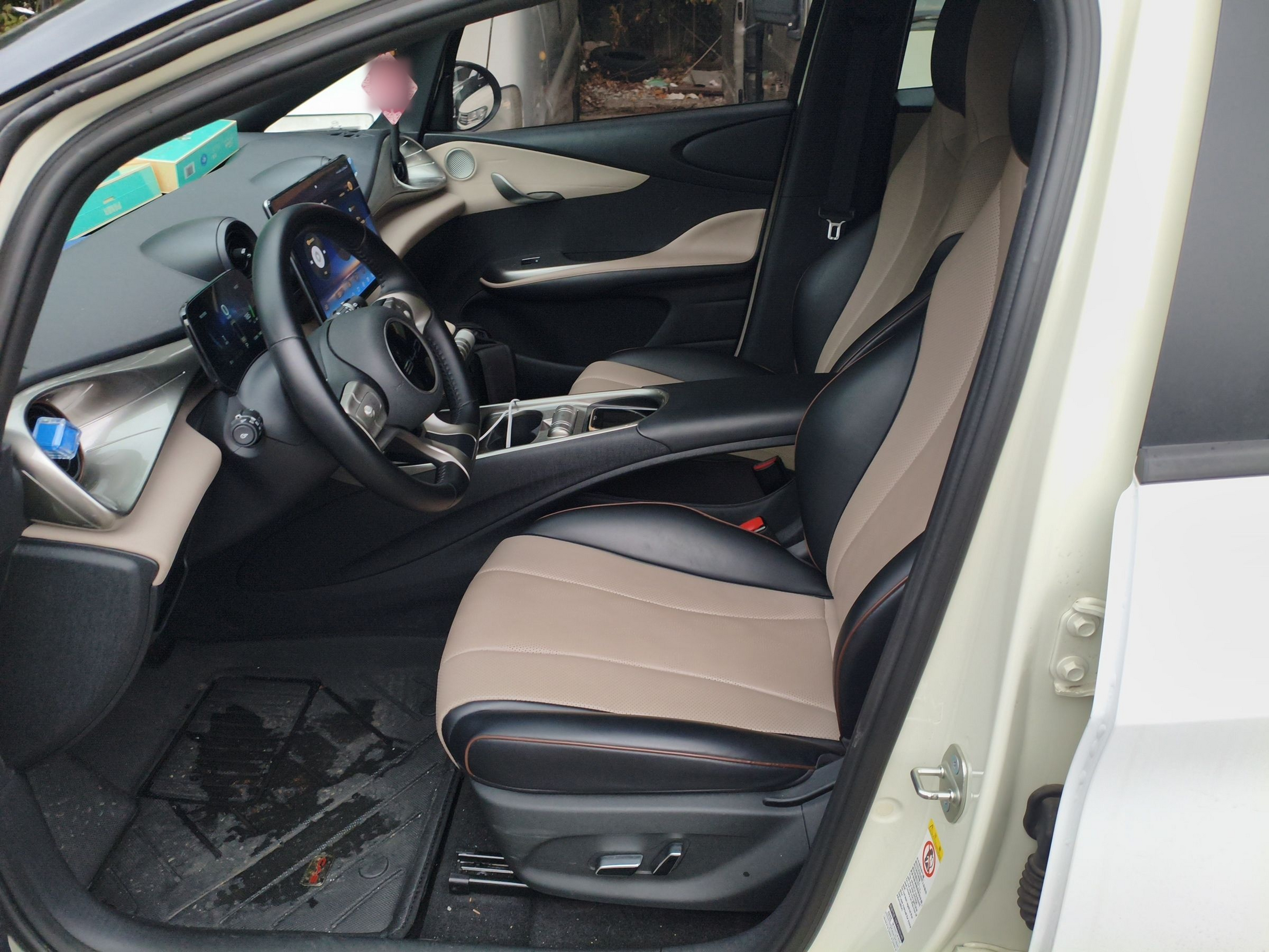 Переднее сиденье в автомобиле