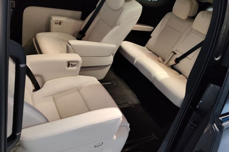 Used Li Auto MEGA 2025 Home Family Special Edition