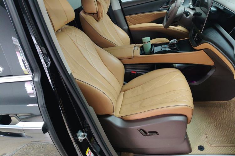 Used Denza D9 2022 DM-i 970 Four-Wheel Drive Prestige Model