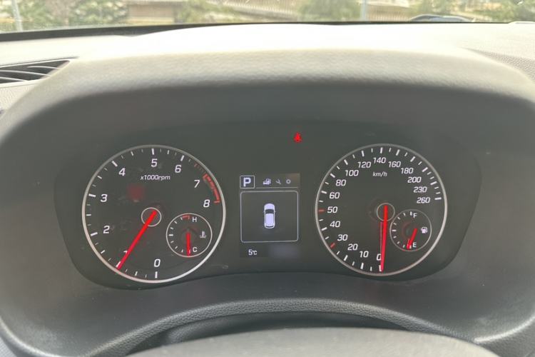 Used Hyundai ix25 2016 1.6T Dual-Clutch Two-Wheel Drive Smart GLS Model
