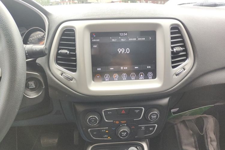 Used  Compass 2019 220T Automatic Enjoyment Version
