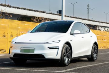 Used Tesla Model Y 2025 Long-Range All-Wheel-Drive Version