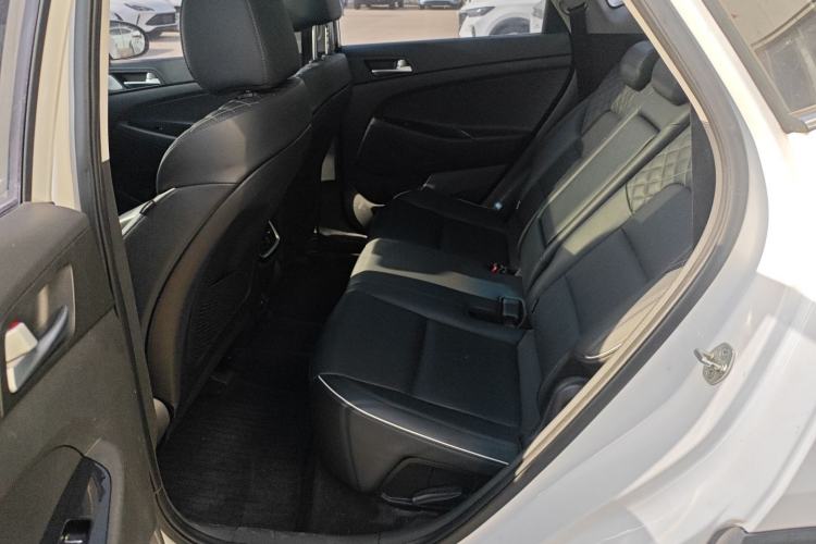 Used Hyundai Tucson 2019 280TGDi Dual-Clutch Two-Wheel Drive Fashion Edition China V Standard
