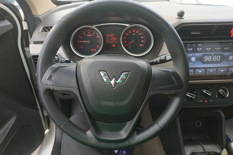 Used Wuling Hongguang 2018 1.5L S Standard Version L2B