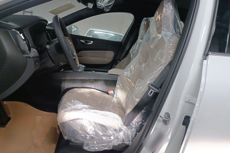 Used Volvo XC60 2026 B5 4x4 Smart Luxury Edition
